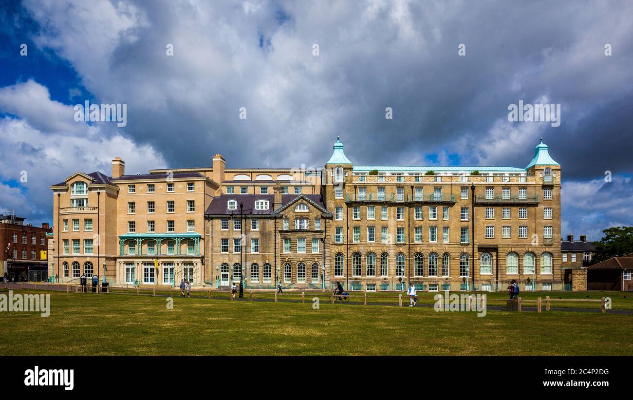 The University Arms Hotel Cambridge - Vista laterale del nuovo University Arms Hotel nel centro di Cambridge Regno Unito - riaperto 2018 John Simpson Architects Foto Stock