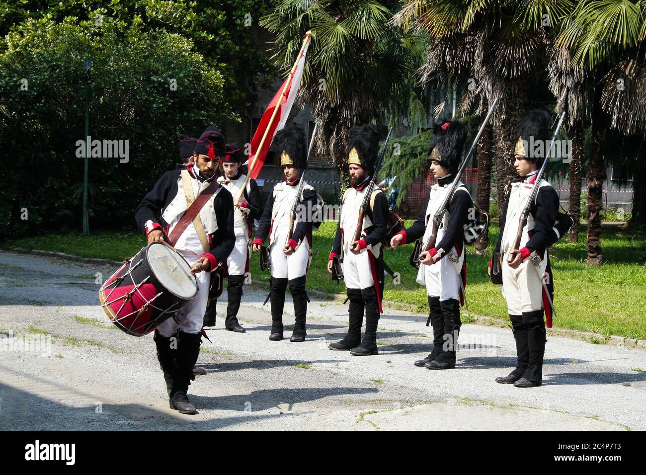 Mombello, Limbiate, Lombardia, Italia. Villa Pusterla Crivelli Arconati è il luogo di una rievocazione storica, nel 1797, del matrimonio di Paolina Bonaparte, sorella di Napoleone, che si sposò nell'Oratorio dei Crivelli adiacente alla villa. Foto Stock