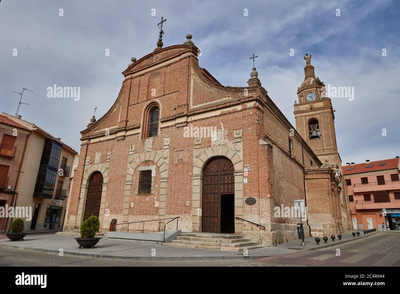 Chiesa di Madrigal de las Altas Torres nella provincia di Avila, Spagna Foto Stock