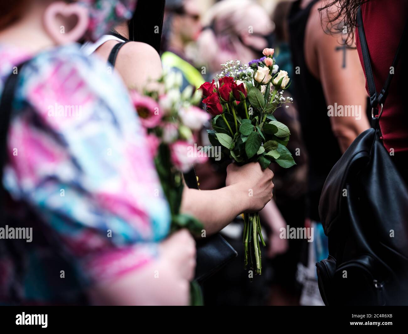 Londra, Regno Unito. 27 Giugno 2020. Una protesta pacifica per la questione Black Trans Lives si svolge nel centro di Londra. Credit: Yousef al Nasser/Alamy Live News Foto Stock