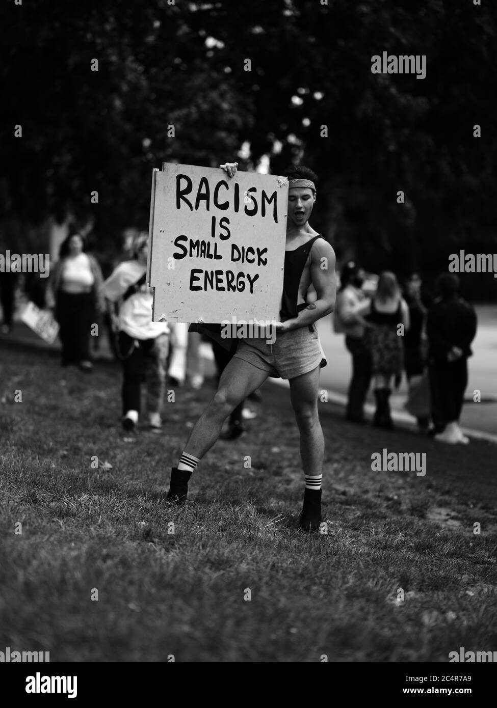 Londra, Regno Unito. 27 Giugno 2020. Una protesta pacifica per la questione Black Trans Lives si svolge nel centro di Londra. Credit: Yousef al Nasser/Alamy Live News Foto Stock
