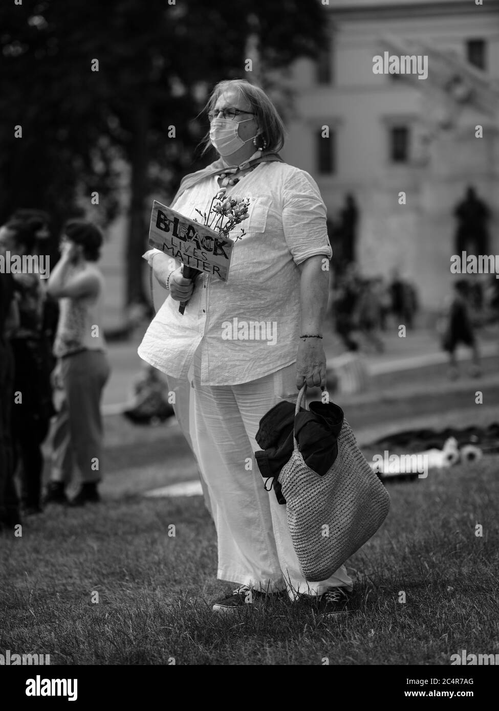 Londra, Regno Unito. 27 Giugno 2020. Una protesta pacifica per la questione Black Trans Lives si svolge nel centro di Londra. Credit: Yousef al Nasser/Alamy Live News Foto Stock