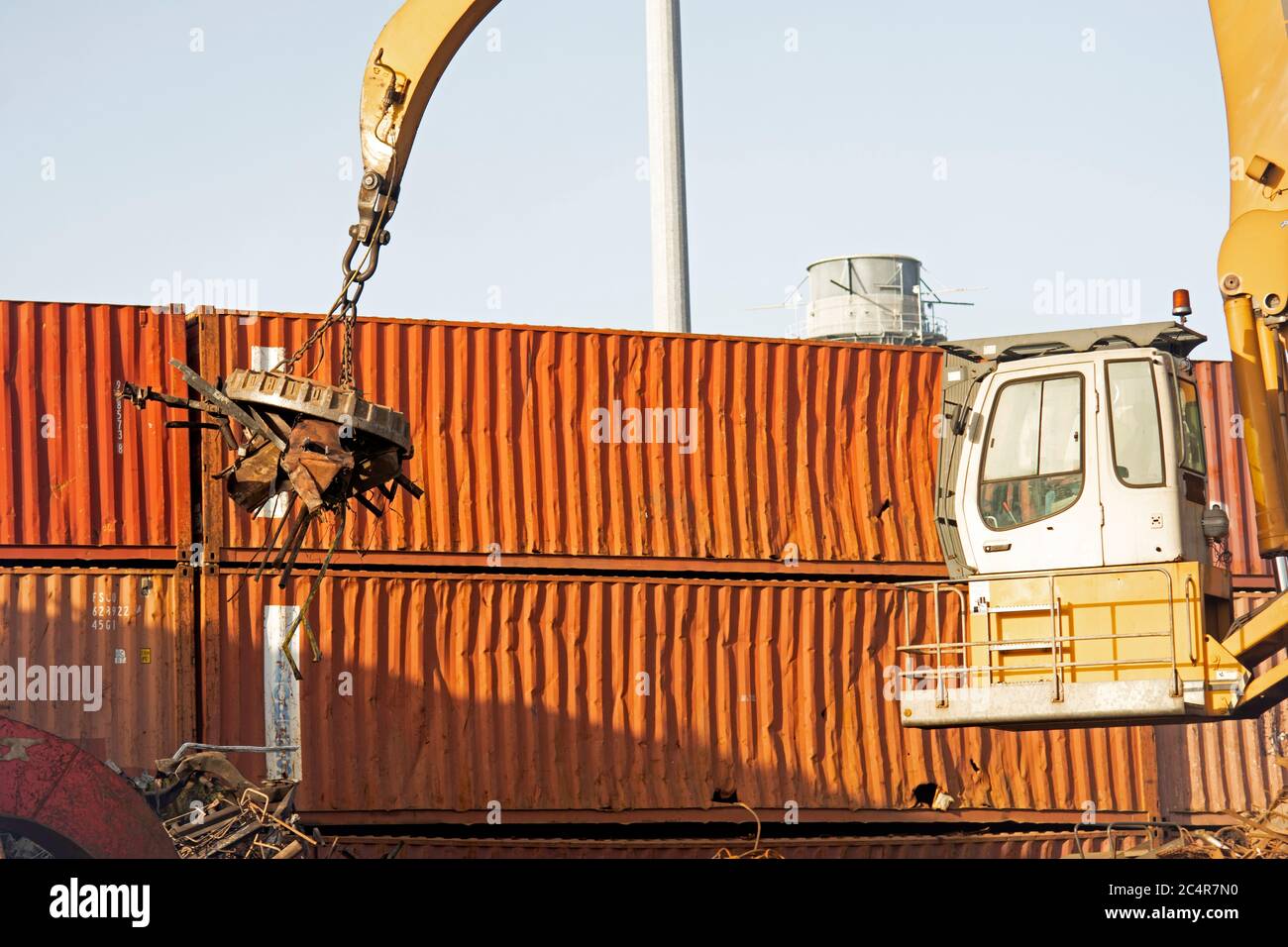 Una gru solleva il cantiere di metallo, West Palm Beach, Florida, USA Foto Stock