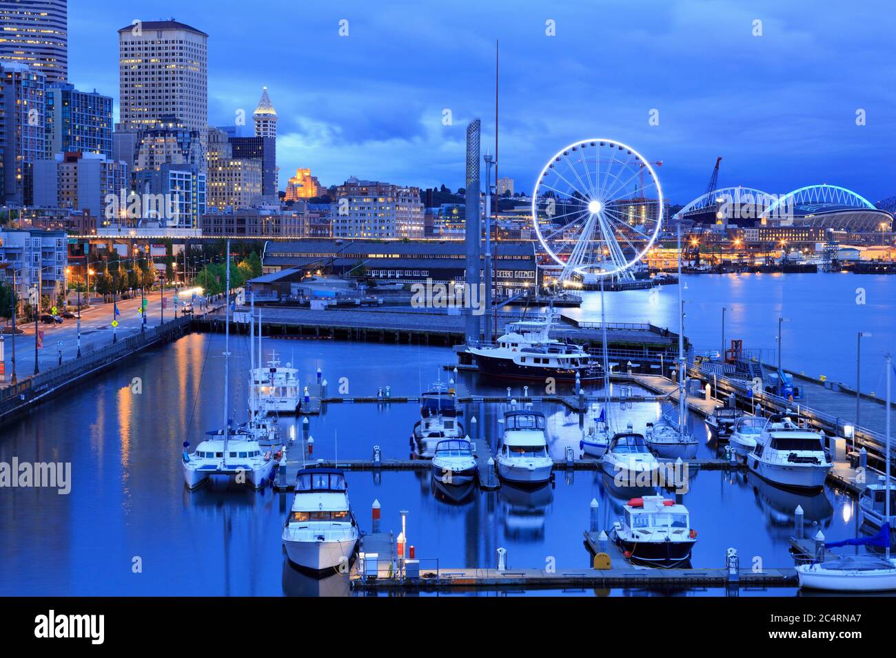 Bell Harbor e Great Wheel, Seattle, Washington state, USA Foto Stock