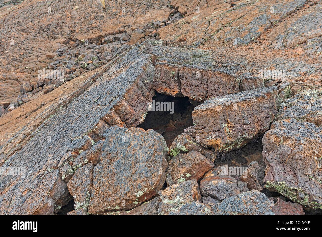 Blocchi rotti di Lava in un vecchio campo di Lava nel Monumento Nazionale di El Malpais in New Mexico Foto Stock