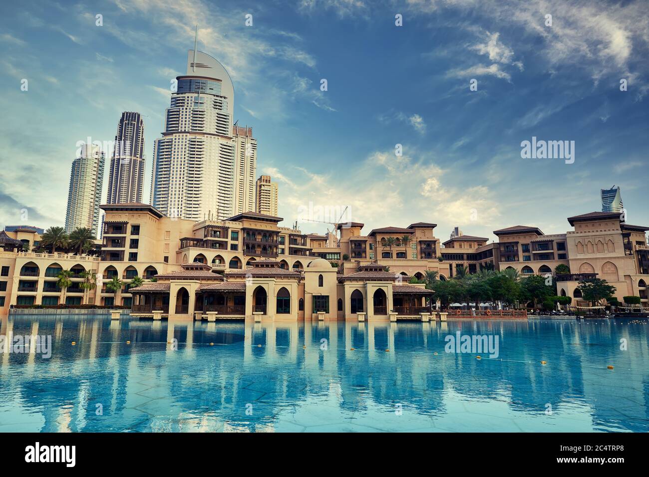 Splendida città di Dubai con architettura araba tradizionale Foto Stock