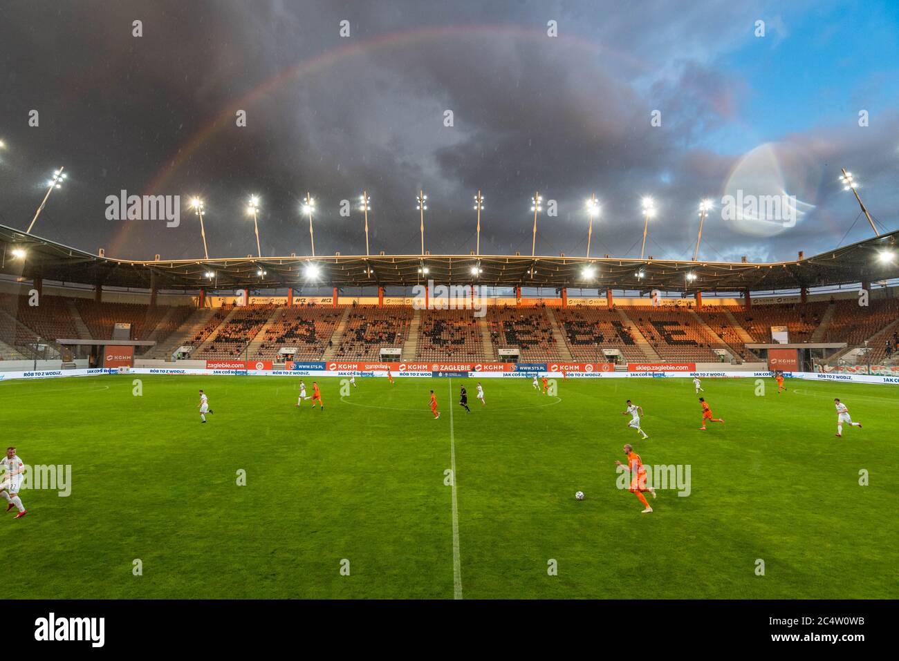 LUBIN, POLONIA - 26 GIUGNO 2020: Partita di calcio polacco top League PKO Ekstraklasa tra KGHM Zaglebie Lubin vs Korona Kielce 2:1. Vista aerea su stadi Foto Stock