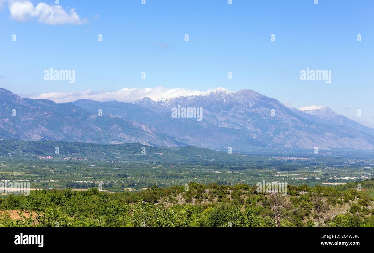 Vista della catena montuosa di Kaimaktsalan, Macedonia, Grecia. Foto Stock