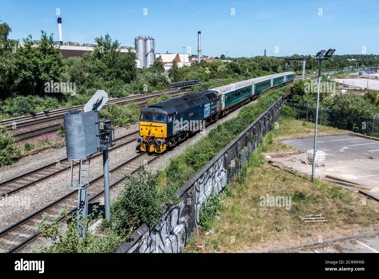 47813 si avvicina a WP6903 di Saltley Viaduct con 5V94 Crewe C.S - Long Marston. Foto Stock