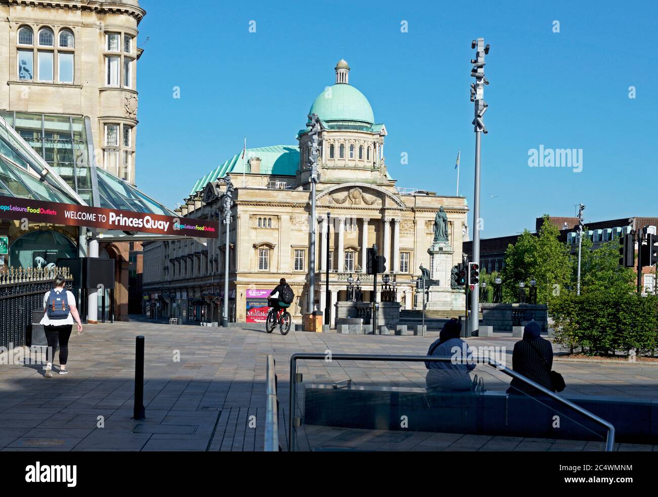 City Hall e Queen Victoria Square, Hull, Humberside, East Yorkshire, Inghilterra Regno Unito Foto Stock