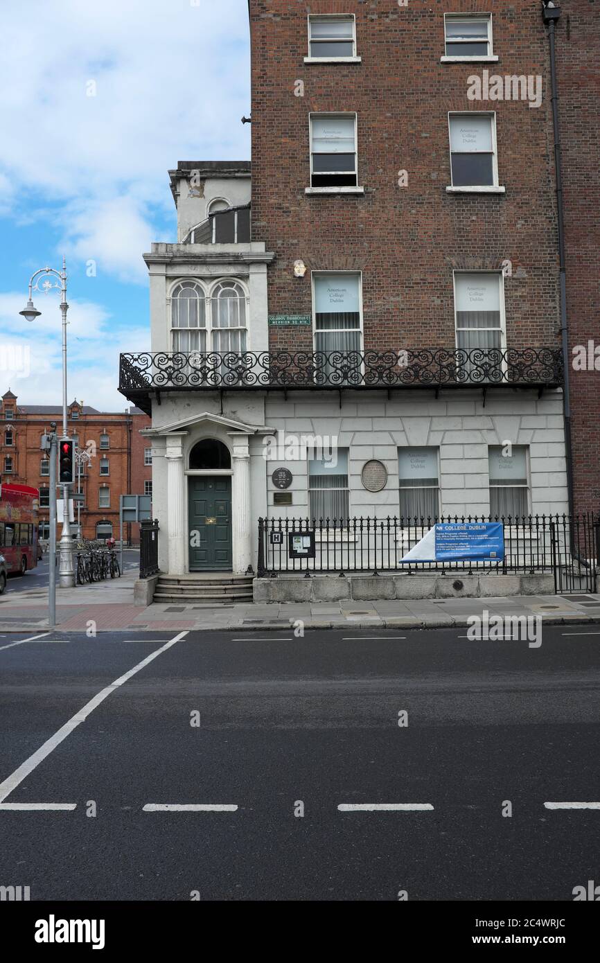 La casa d'infanzia restaurata di Oscar Wilde, dove è nato il 16th 1854 ottobre a Number One Merrion Square a Dublino 2 Foto Stock
