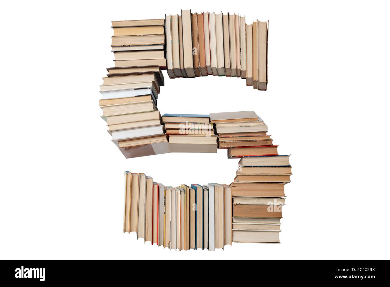 Lettera - S fatto di libri isolati su sfondo bianco. Libro mockup carattere lettera dall'alfabeto. Concetto di istruzione. Nessuno Foto Stock