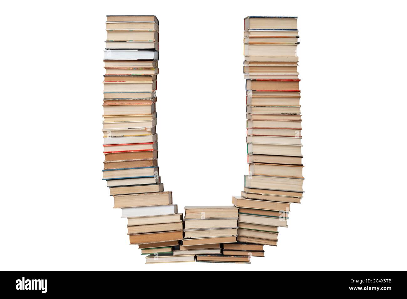 Lettera - U fatto di libri isolati su sfondo bianco. Libro mockup carattere lettera dall'alfabeto. Concetto di istruzione. Nessuno Foto Stock
