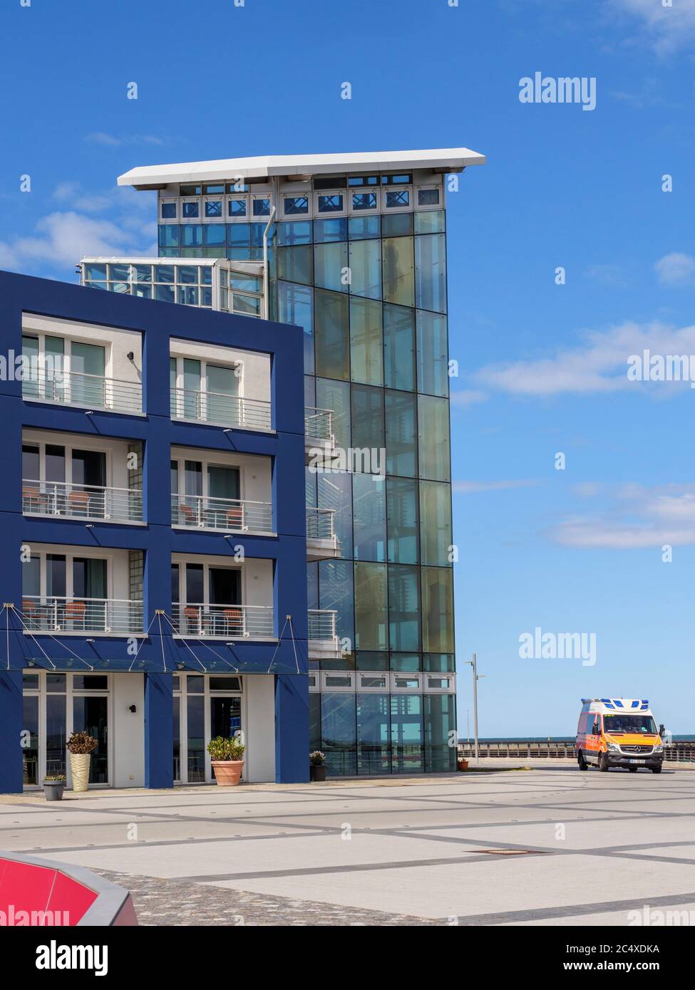 Informazioni turistiche e Hotel Atoll a Kurpromenade, Unterland, Isola di Helgoland, distretto di Pinneberg, Schleswig-Holstein, Germania, Europa Foto Stock