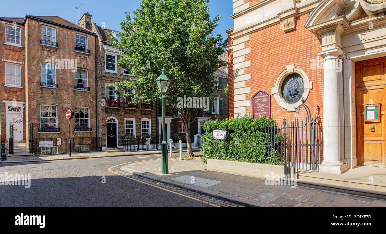 Case in Upper Cheyne Row; affluente, zona di alta classe di Chelsea. Londra Foto Stock