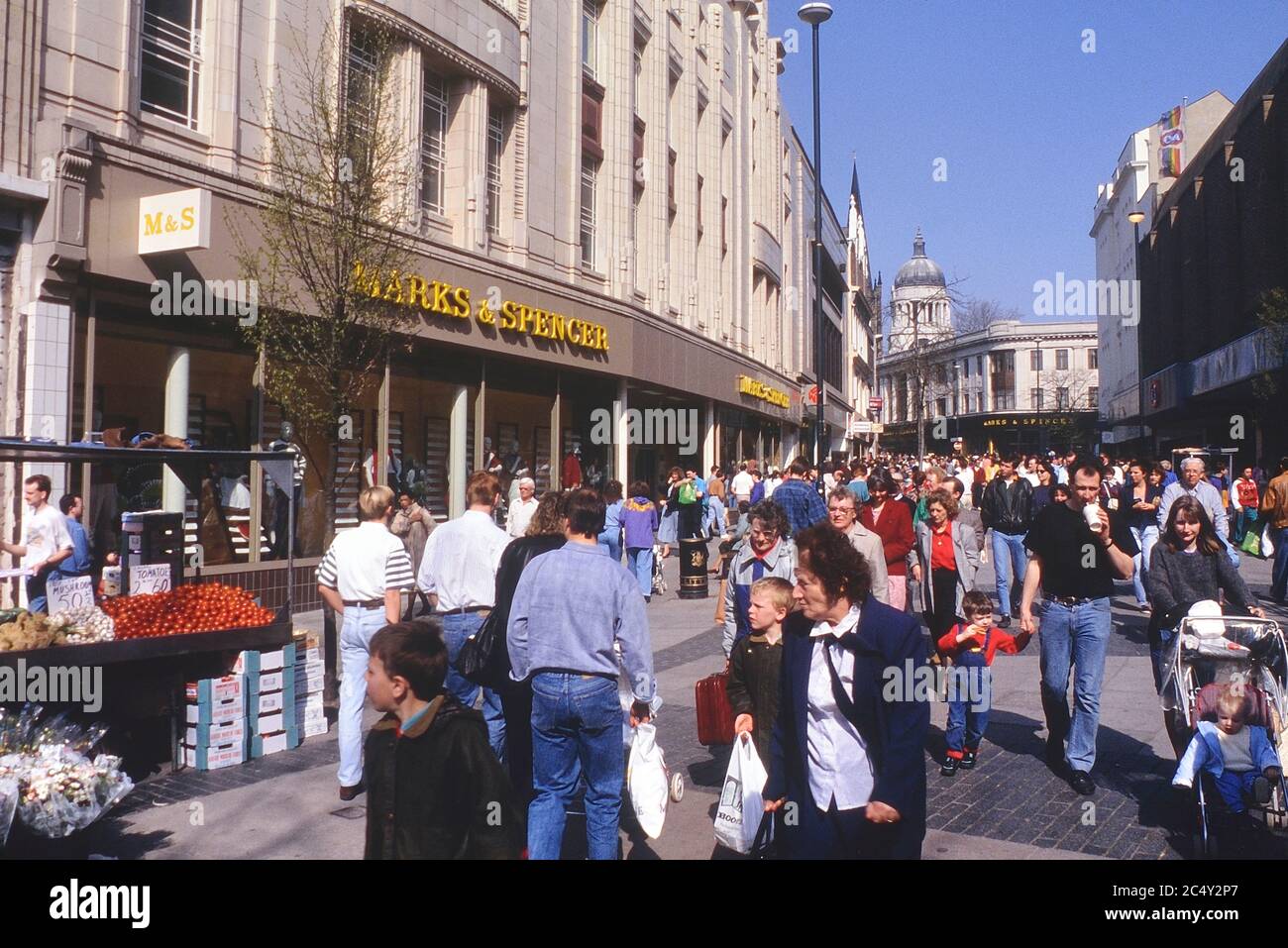 Lister Gate guardando verso Albert Street, Nottingham, Inghilterra, Regno Unito. Circa anni '90 Foto Stock
