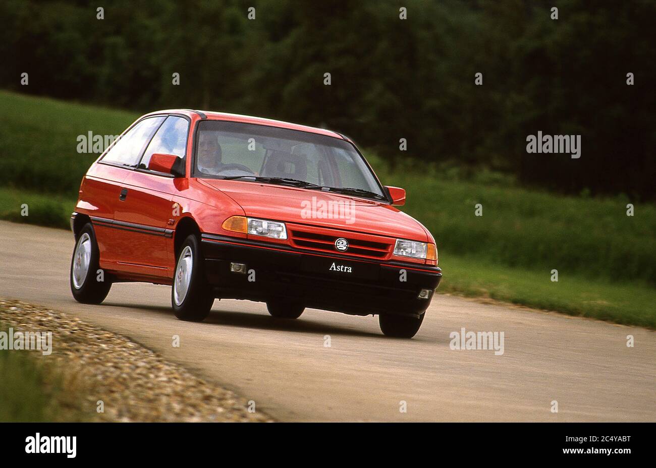 1991 Vauxhall Astra è in fase di test al Millbrook Proving Ground Bedfordshire UK Foto Stock