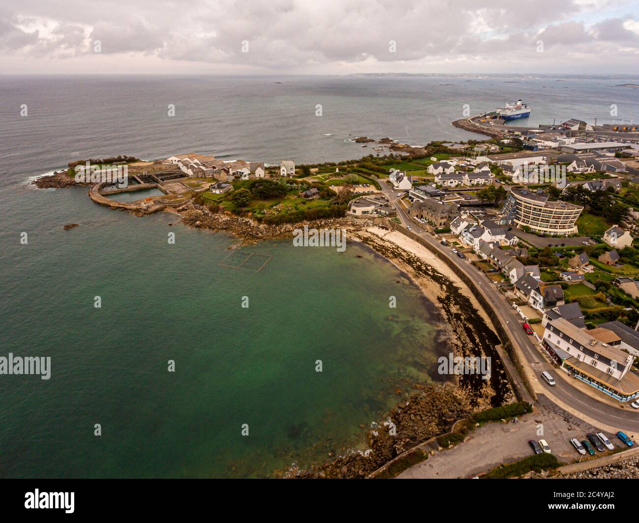 Veduta aerea della città di Roscoff in Bretagna, Francia Foto Stock