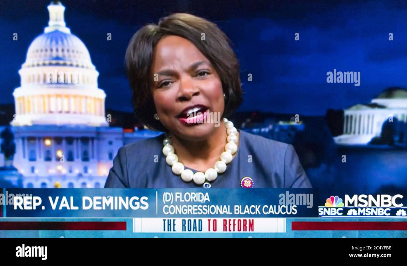 Washington, Distretto di Columbia, Stati Uniti. 28 Giugno 2020. Una video cattura della congresswoman VAL DEMINGS (D-FL) sul rapporto speciale MSNBC intitolato "la strada della riforma". Demings era uno dei tre membri del Congresso Black Caucus che ha preso domande dal pubblico e discusso riformare i dipartimenti di polizia in tutto il paese, dopo il caso George Floyd. Credit: Brian Cahn/ZUMA Wire/Alamy Live News Foto Stock