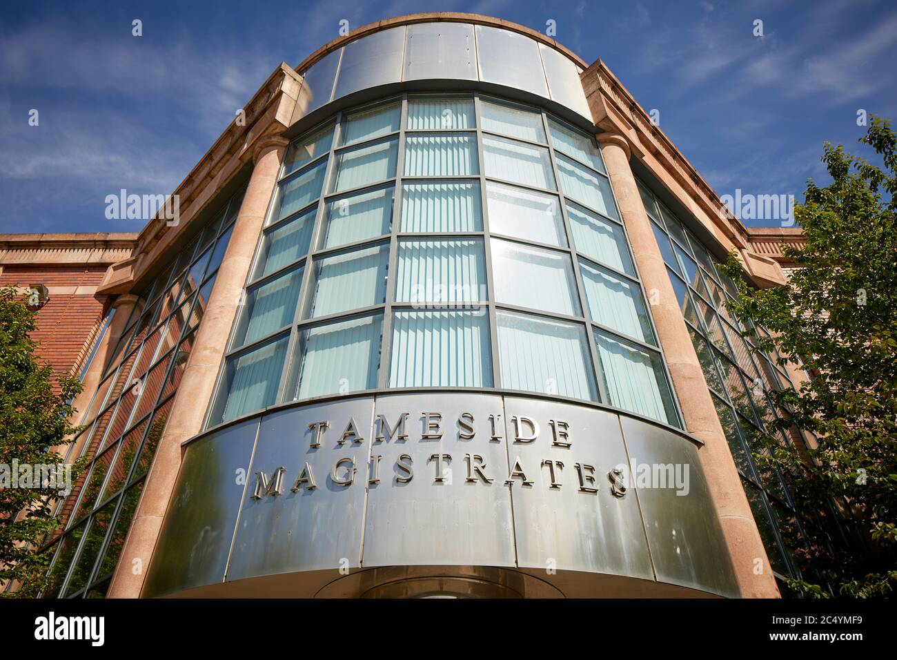 Centro di Ashton-under-Lyne Design moderno Tameside Magistrates' Court Henry Square Foto Stock