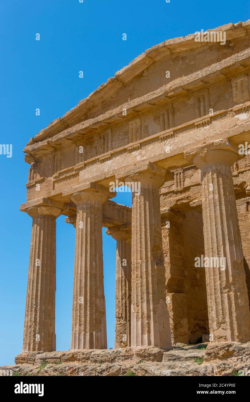 Particolare del Tempio della Concordia (greco: Harmonia) , costruito intorno al 440-430 a.C., che è un antico tempio greco dell'antica città di Akragas, situato in Foto Stock