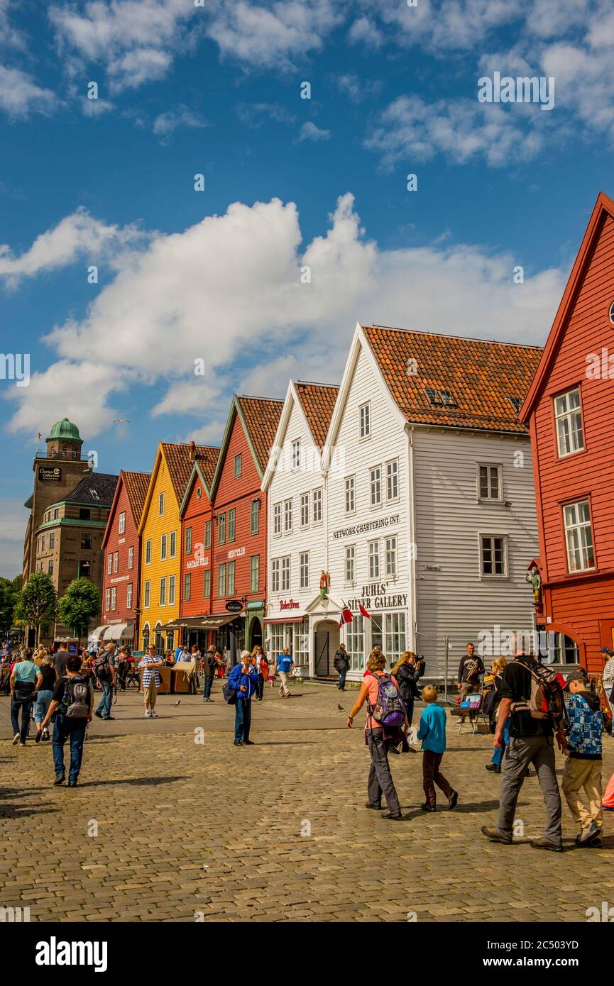 Vecchi edifici commerciali anseatici a Bryggen, un sito patrimonio dell'umanità, a Bergen, Norvegia. Foto Stock