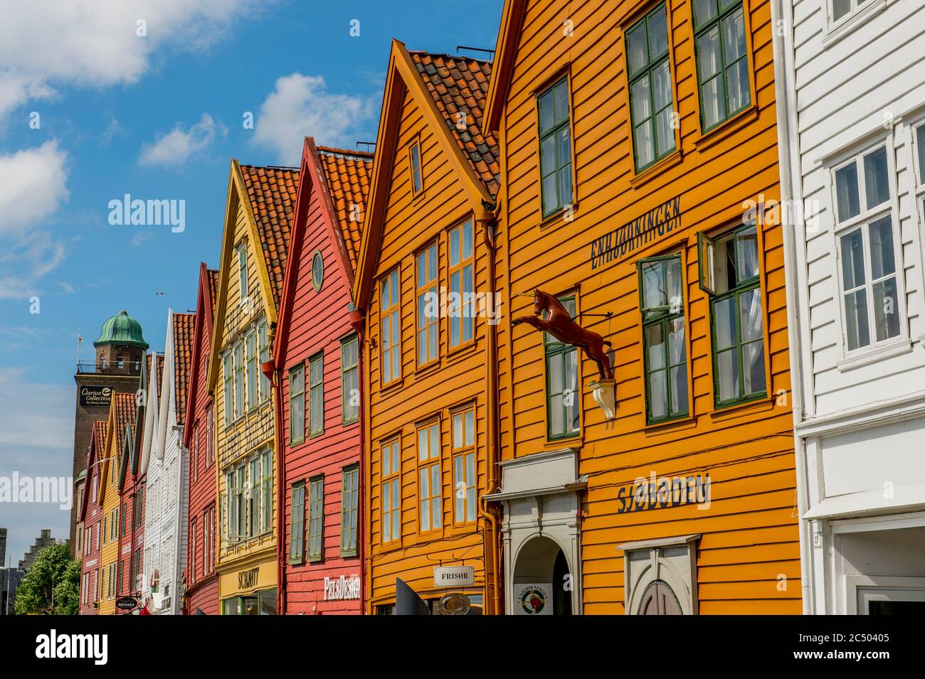 Vecchi edifici commerciali anseatici a Bryggen, un sito patrimonio dell'umanità, a Bergen, Norvegia. Foto Stock