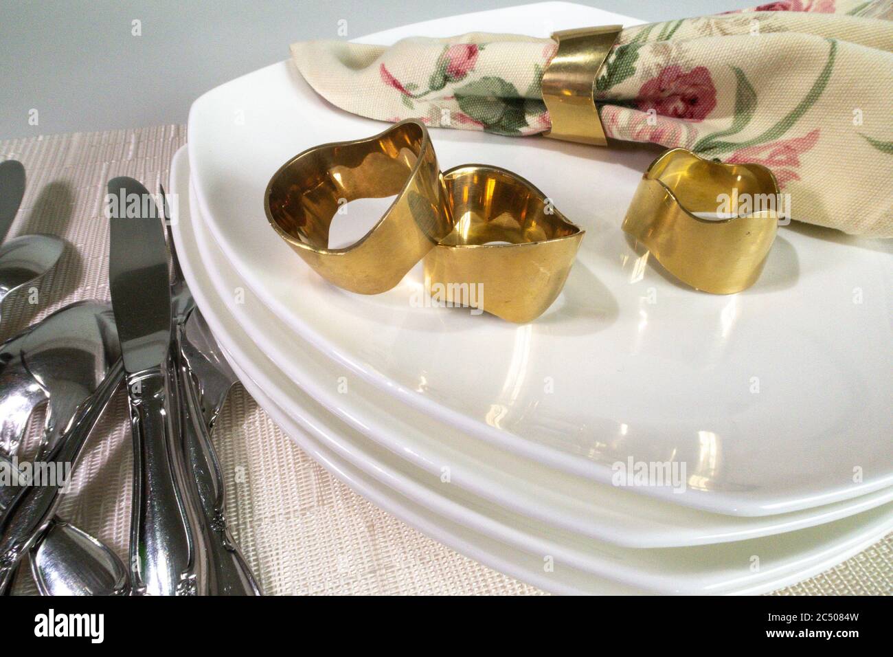 Anelli in ottone massiccio per tovaglioli, USA Foto Stock
