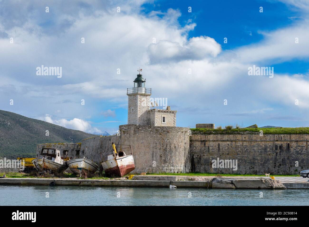 Il Castello di Santa Maura si trova all'ingresso dell'accesso stradale all'isola di Lefkada, in Grecia. Foto Stock