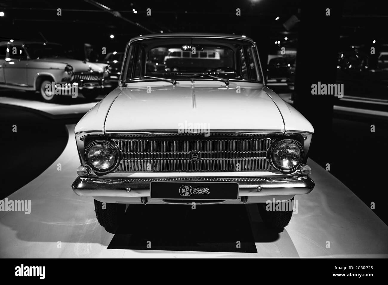 Moskvich-408. Vecchia macchina sovietica. Auto retrò. Mostra di auto classiche - Heydar Aliyev Centre, Baku, Azerbaigian 26,04,2017 Foto Stock