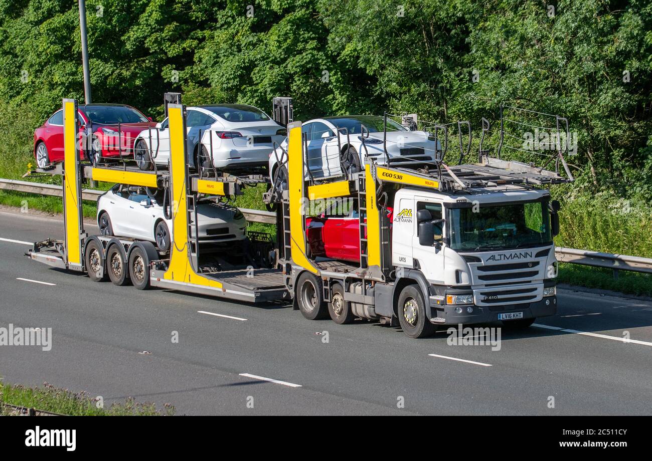 ARS Altmann AG, con sede a Wolnzach, Baviera; autocarri per la consegna di merci, autocarri, trasporti, autocarri, cargo, 2016 Scania P410 Vehicle, HGV, M6 per l'industria europea dei trasporti commerciali a Manchester, Regno Unito Foto Stock