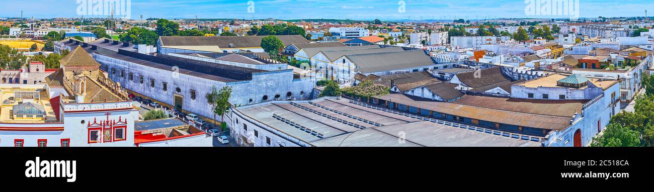 Panorama con le vecchie cantine (bodegas) di Sanlucar, situato sui terreni del Triangolo di Sherry, Spagna Foto Stock