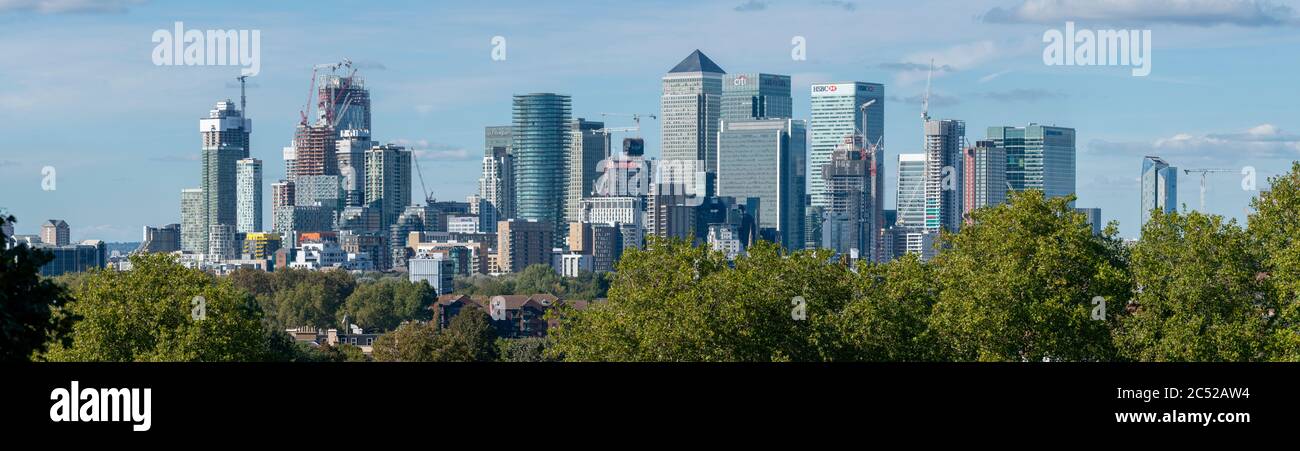 Il volto sempre mutevole di Londra, lo skyline in transizione verso il suo nuovo volto. Una prospettiva di speranza economica e di libertà Foto Stock