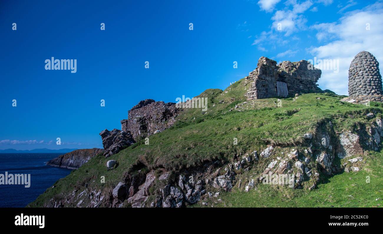 Rovine del castello di Duntulm, Isola di Skye, Ebridi interne, Scozia, Regno Unito Foto Stock