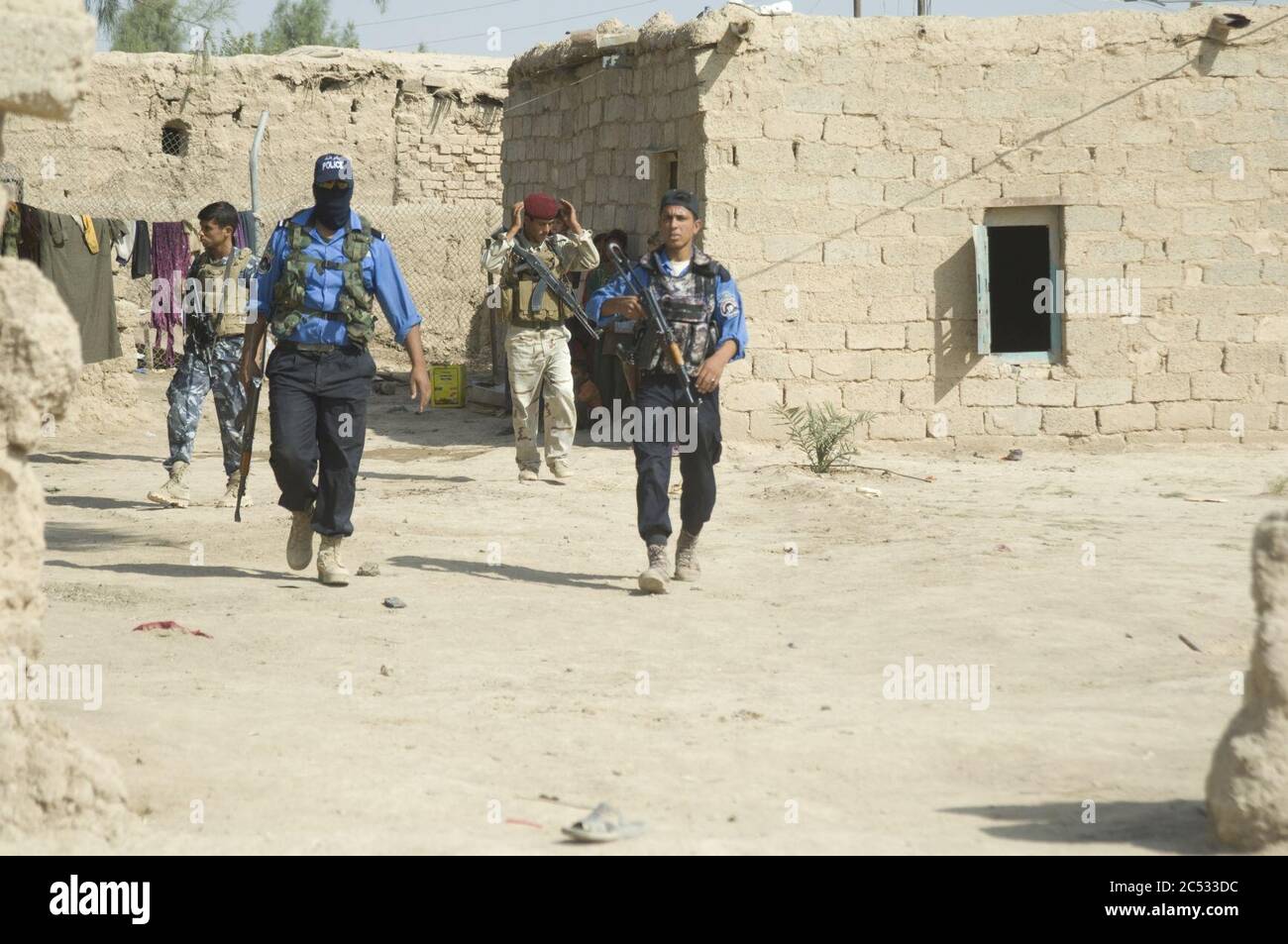 Le forze irachene imparano le abilità di fanteria Foto Stock