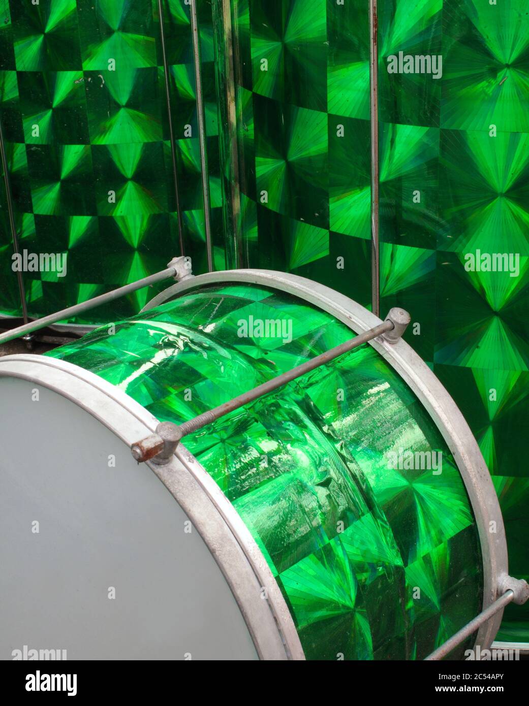 Dettaglio in primo piano della batteria verde di Samba a Rio de Janeiro,  Brasile Foto stock - Alamy