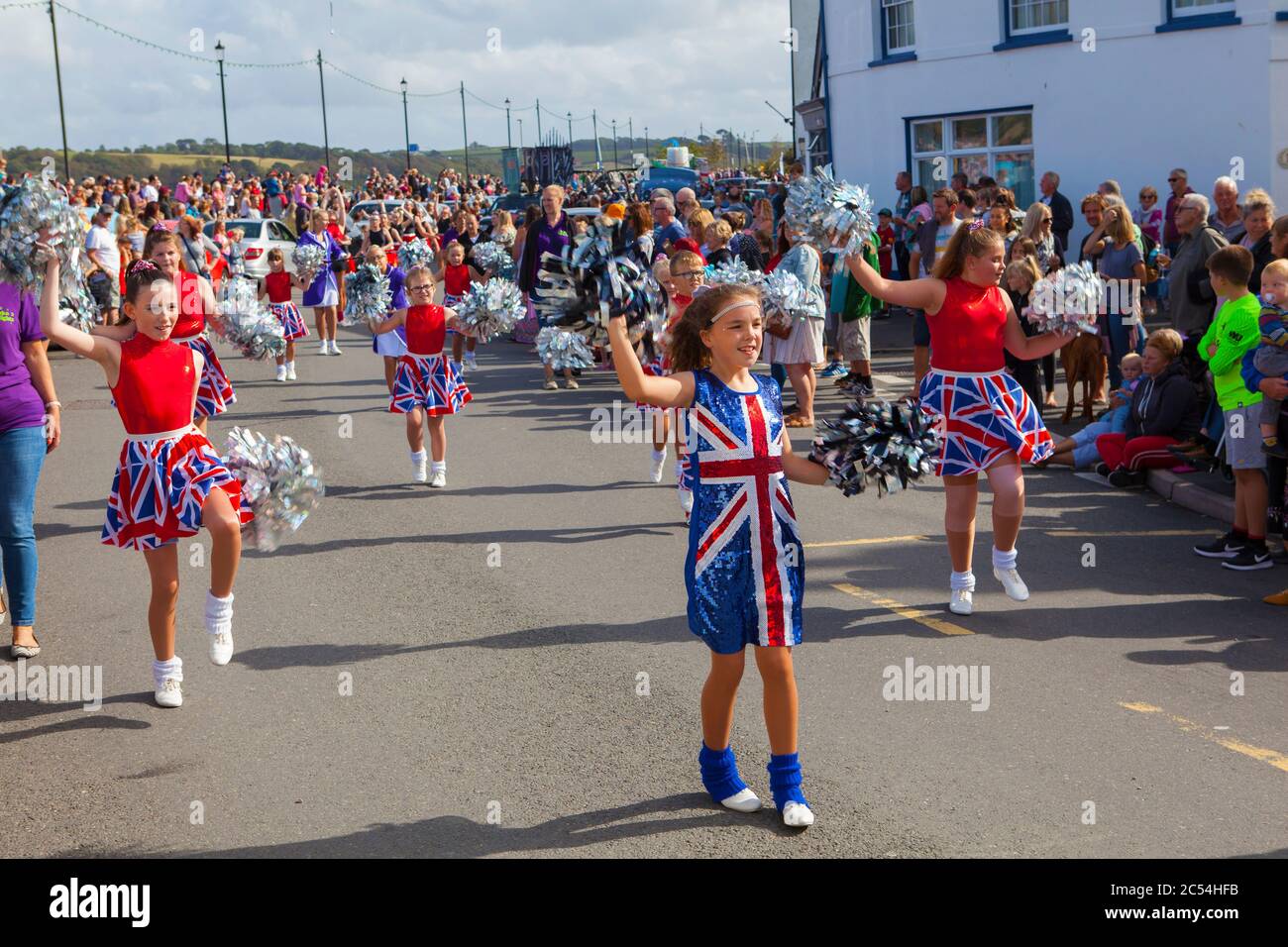 Baton gironzola cheerleaders al Carnevale di Appletore, agosto 2019 Foto Stock
