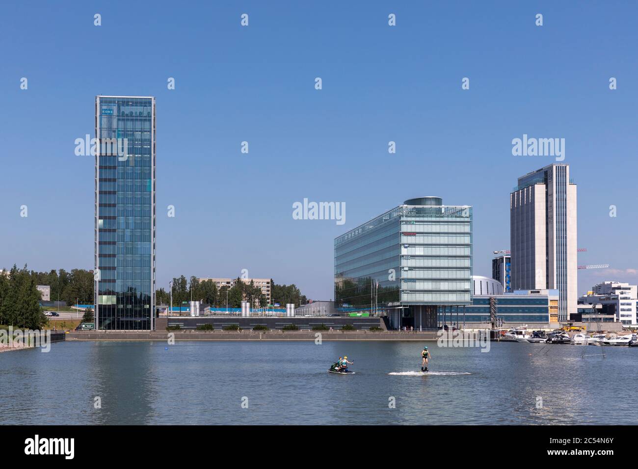 Il parco commerciale Keilalahti di Espoo, Finlandia, ha molte sedi di società quotate in borsa in uffici sul lungomare. Foto Stock