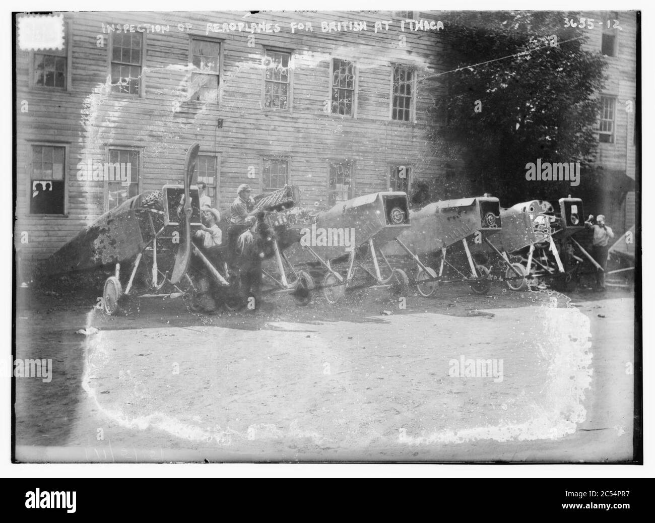 Ispezione degli aeroplani per il British at Ithaca Foto Stock