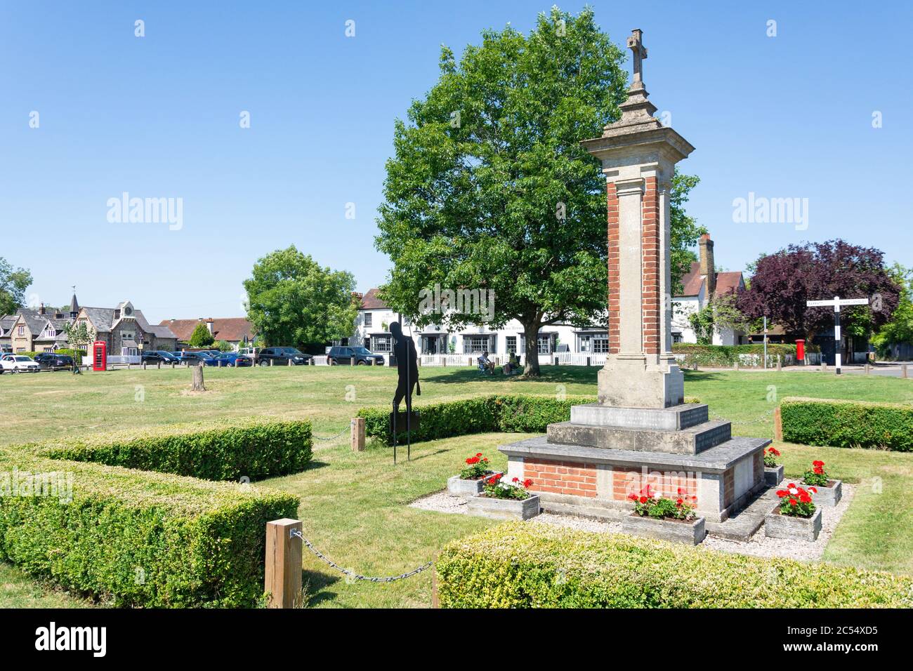 War Memorial, Chippperfield Common, Chippperfield, Hertfordshire, Inghilterra, Regno Unito Foto Stock
