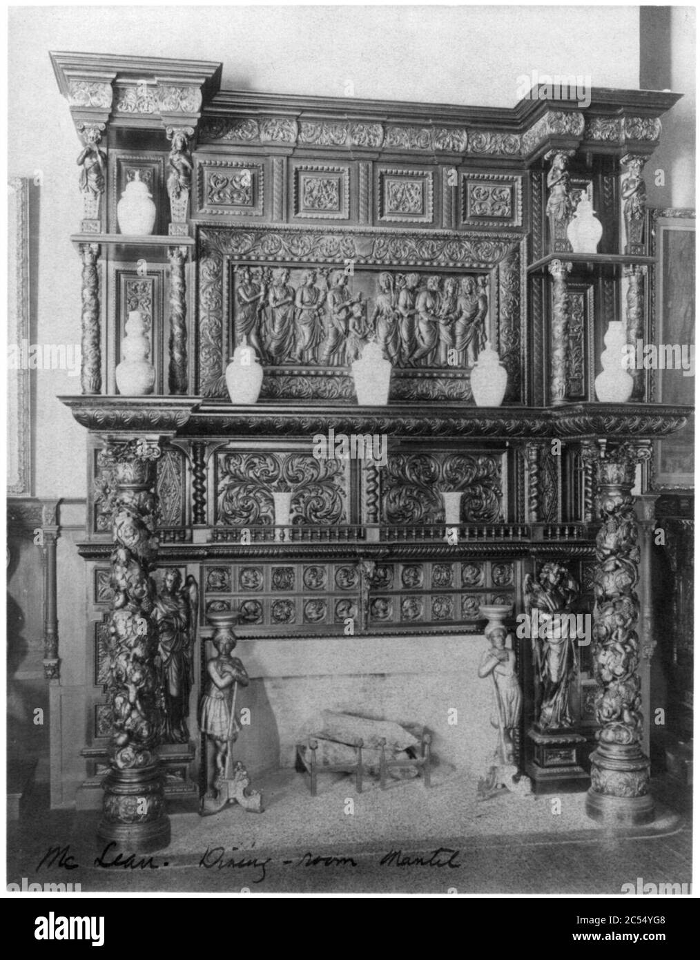 Interno di John R. McLean House, 1500 I San, N.W., Washington D.C. - Sala da pranzo mantel Foto Stock