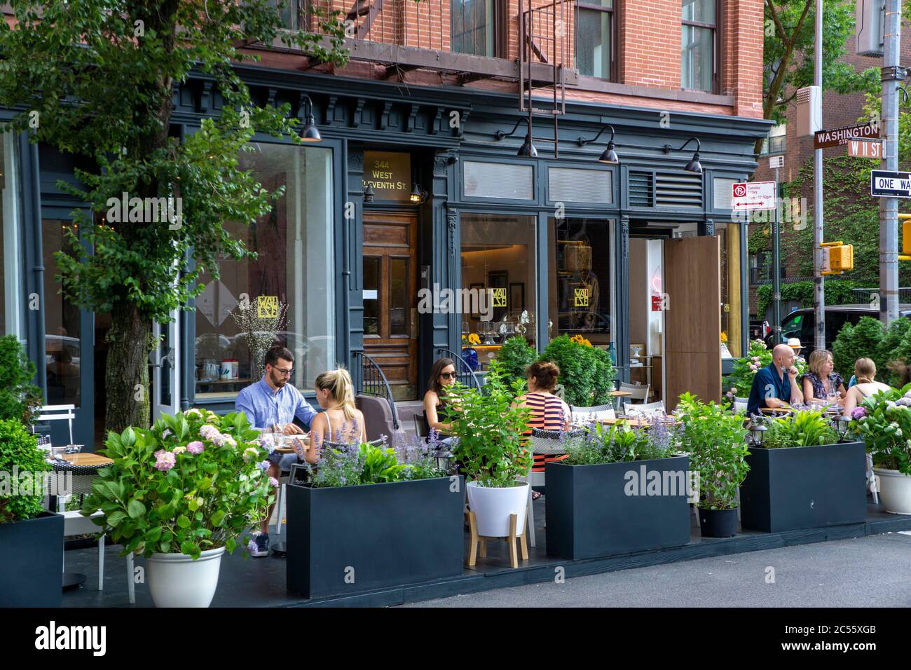 Ristorante sul marciapiede, West Village, New York City, New York, Stati Uniti Foto Stock