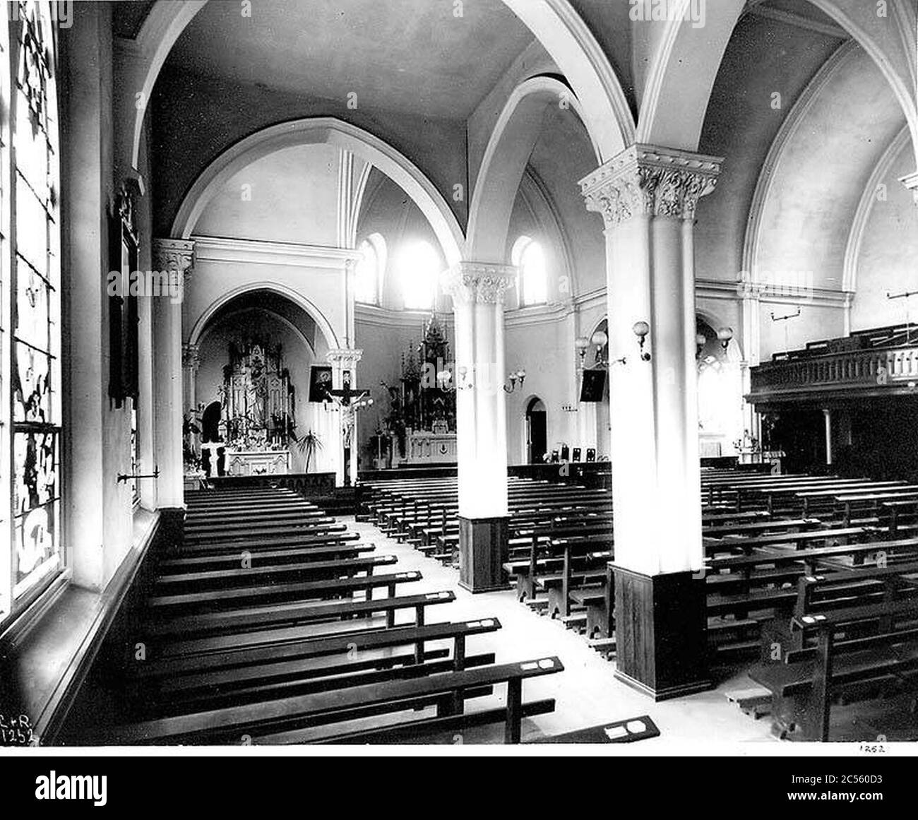 Interno della Chiesa del Sacro cuore di Gesù, VI Ave e Bell St, Seattle (CURTIS 728). Foto Stock
