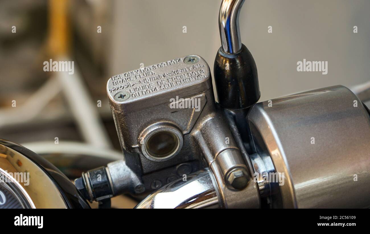 Primo piano del liquido freni per motociclette Foto Stock