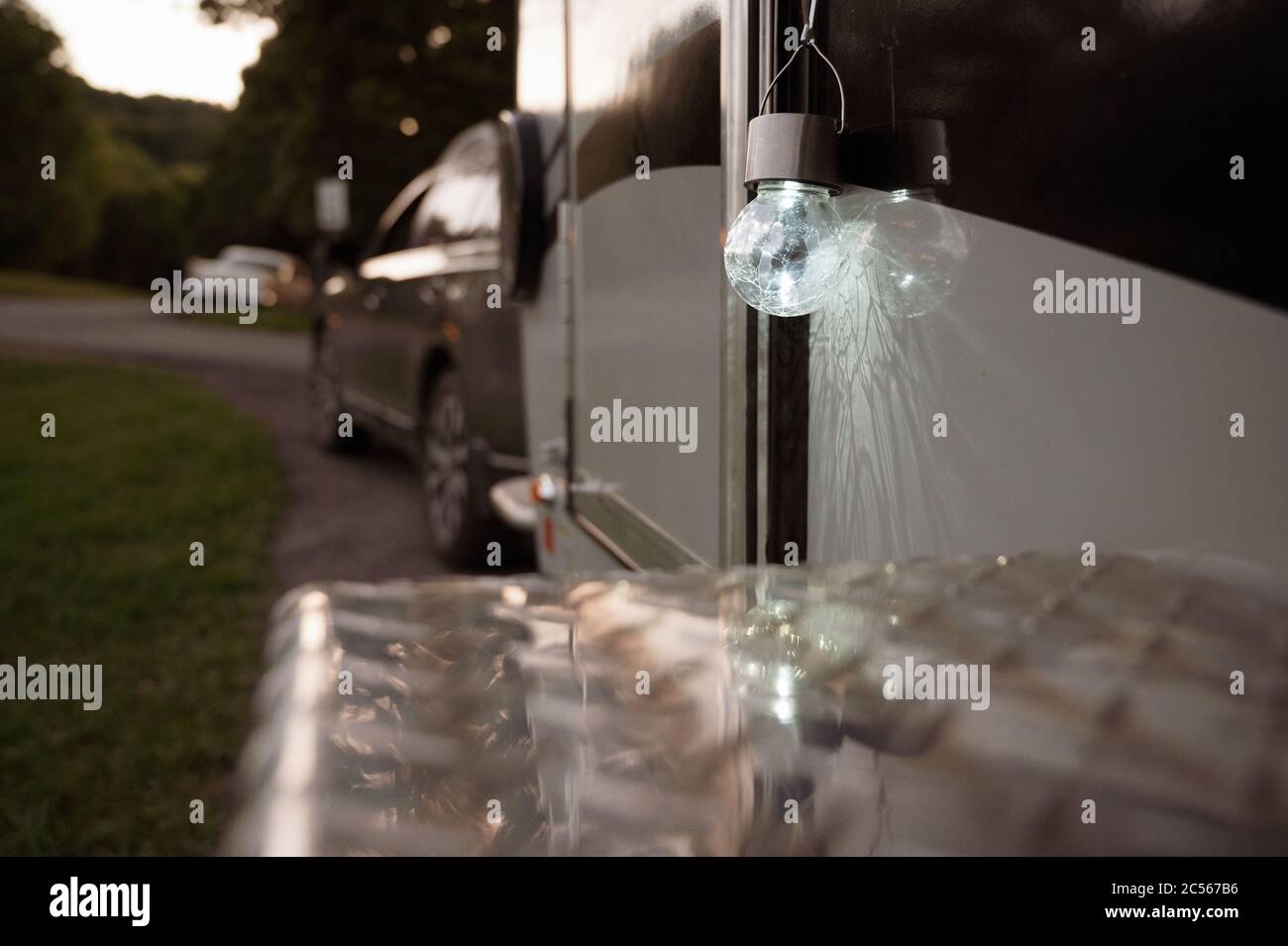 Messa a fuoco selettiva di una lampada magica su un pullman Foto Stock