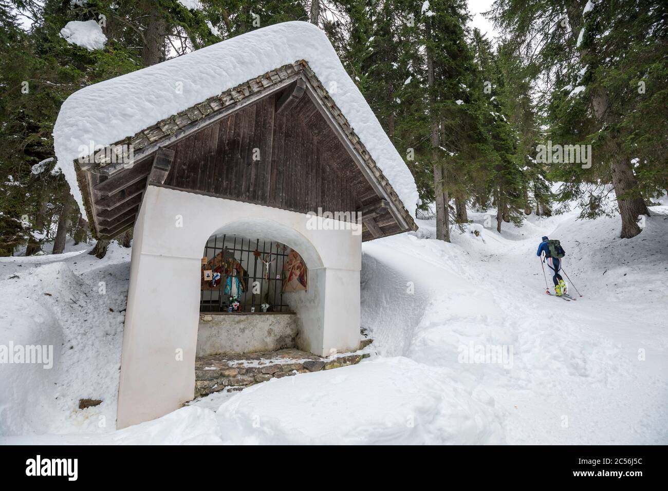 Via Crucis a Monte Santo di Lussari, Tarvisio, Udine, Friuli Venezia Giulia, Italia Foto Stock