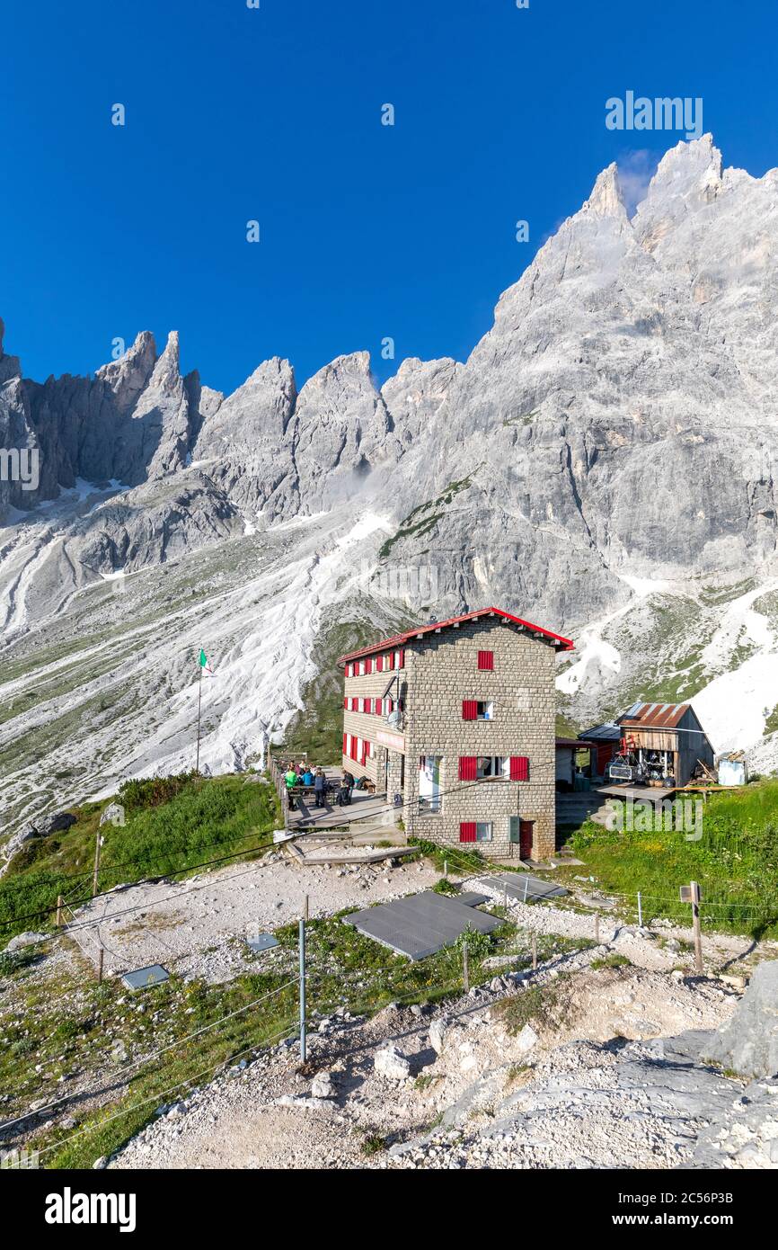 Rifugio Antonio Berti, Vallon Opera, Dolomiti Comelico-Auronzo-Sesto, comune di Comelico superiore, provincia di Belluno, Italia Foto Stock