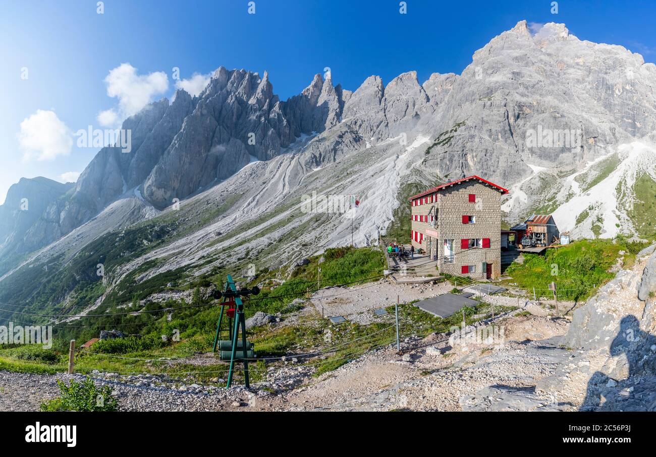 Rifugio Antonio Berti, Vallon Opera, Dolomiti Comelico-Auronzo-Sesto, comune di Comelico superiore, provincia di Belluno, Italia Foto Stock