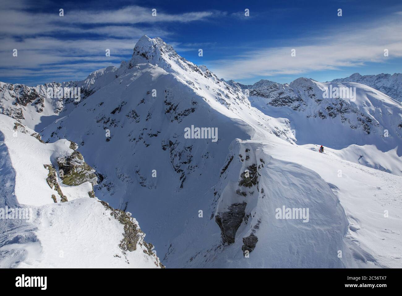 Świnica montagna nei Tatra. Bellissimo panorama in inverno. Foto Stock
