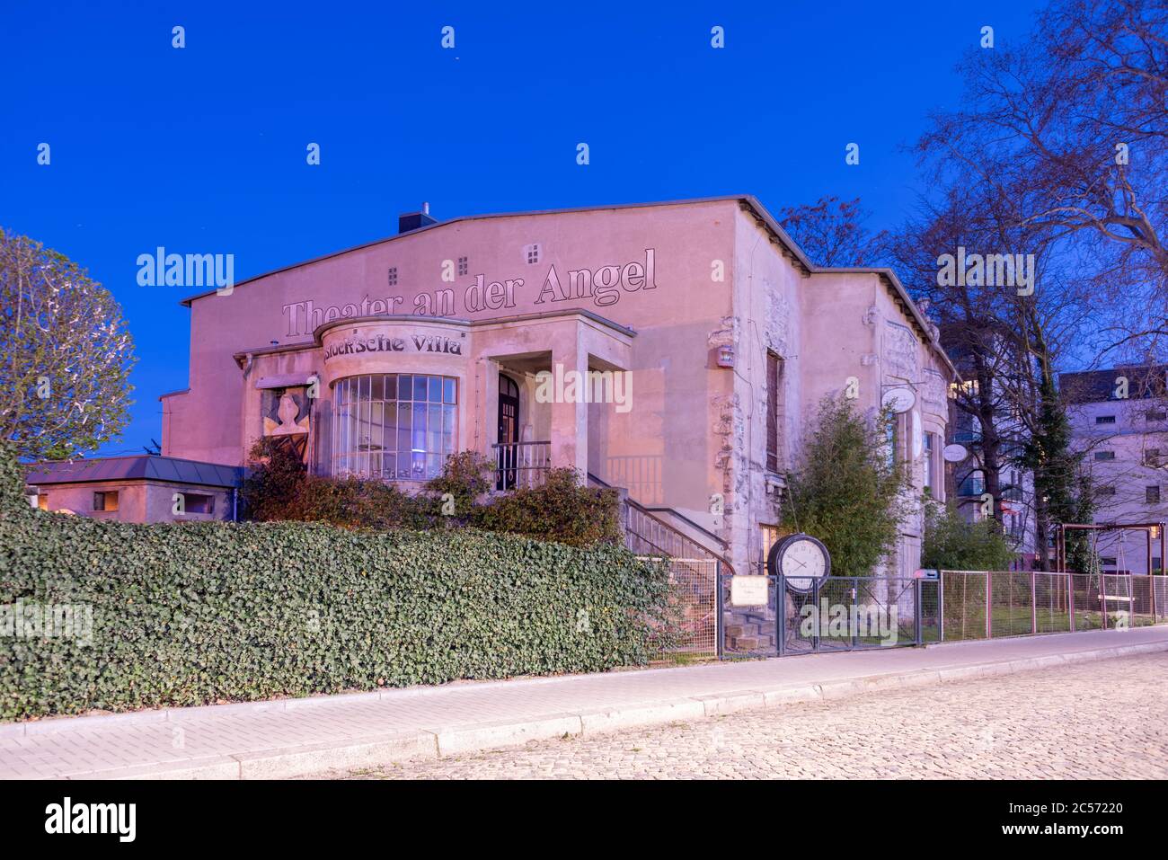 Germania, Sassonia-Anhalt, Magdeburgo: Vista del Teatro an der Angel. Foto Stock